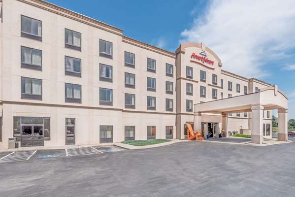 Exterior view - Howard Johnson Inn Rapid City - I-190, Exit 1C