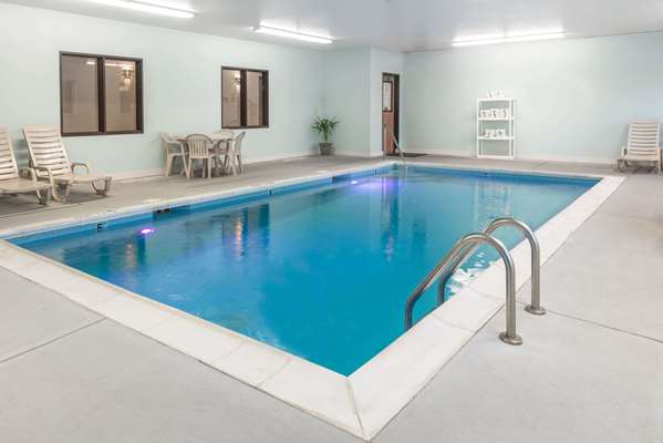 Pool - Super 8 Hotel Union