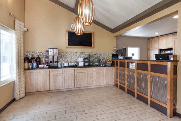  - Howard Johnson Express Inn National City - I-5, Exit 11B