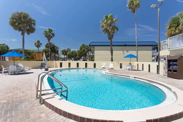 Pool - Days Inn Cocoa Beach