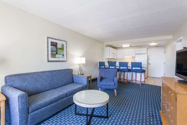 Suite - Days Inn Cocoa Beach