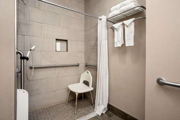  - Days Inn & Suites Murfreesboro