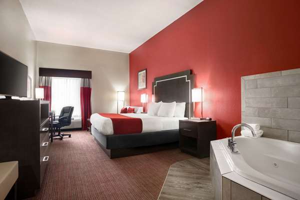Suite - Days Inn & Suites Murfreesboro