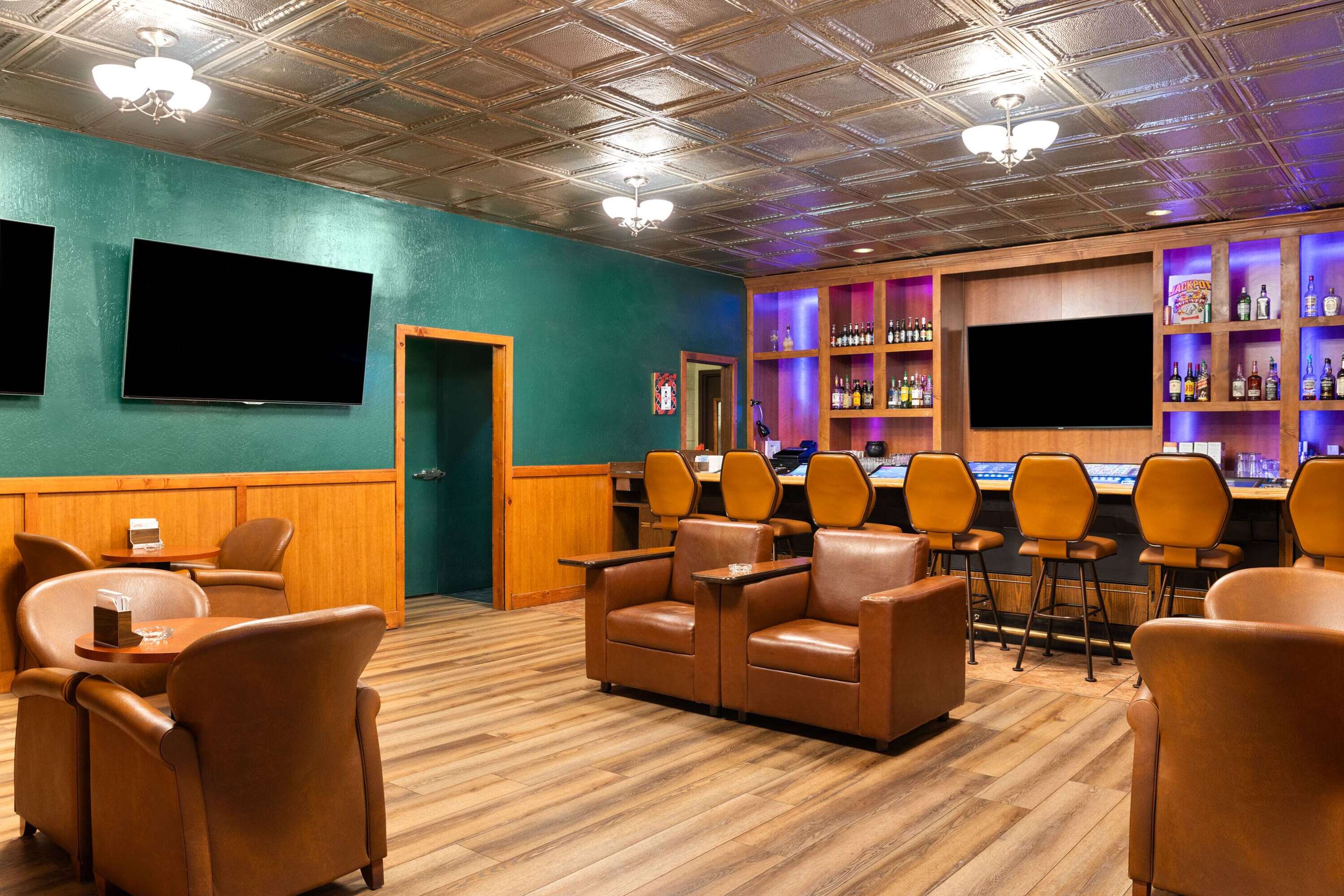 BarLounge | Super 8 by Wyndham Fallon