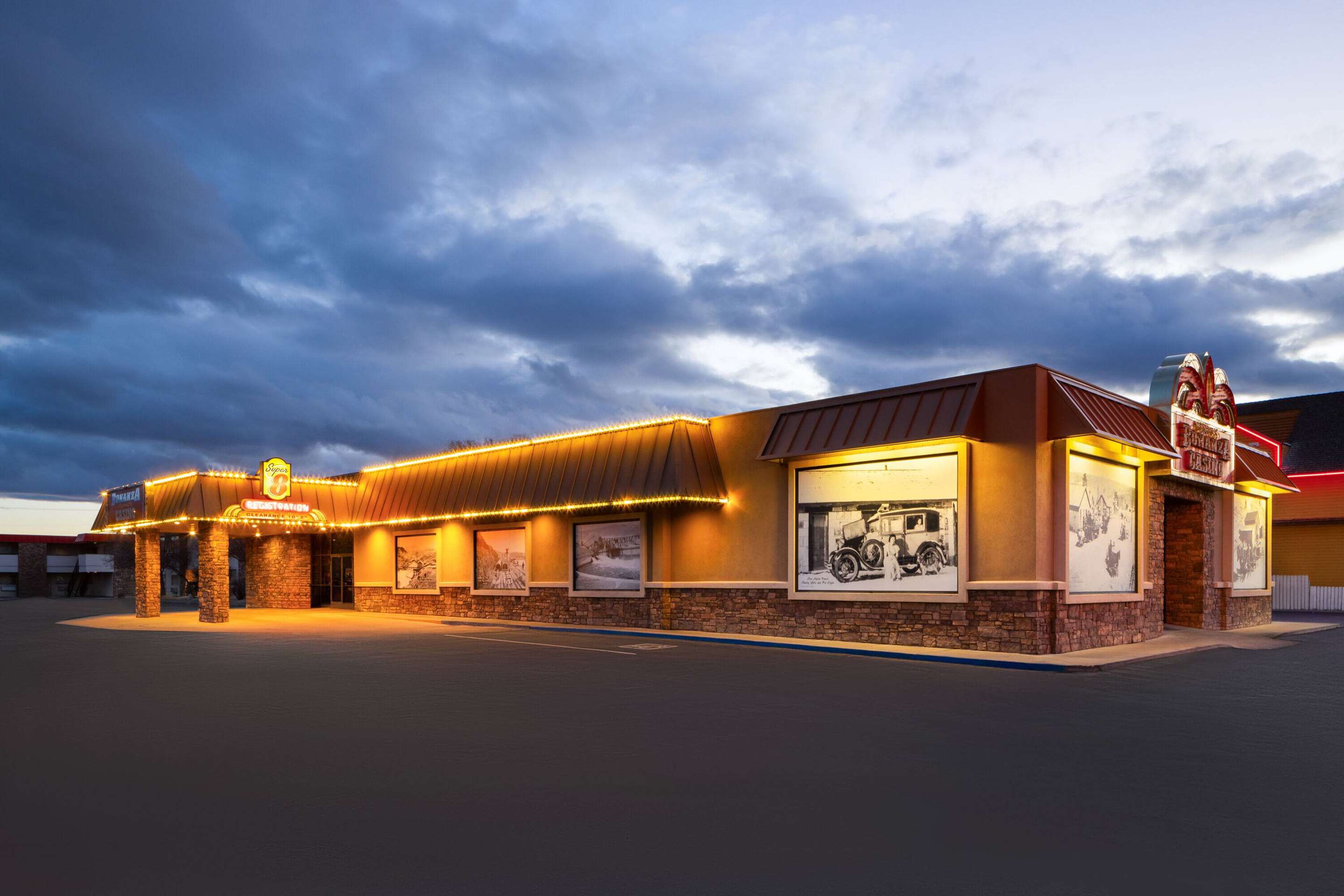 Exterior | Super 8 by Wyndham Fallon
