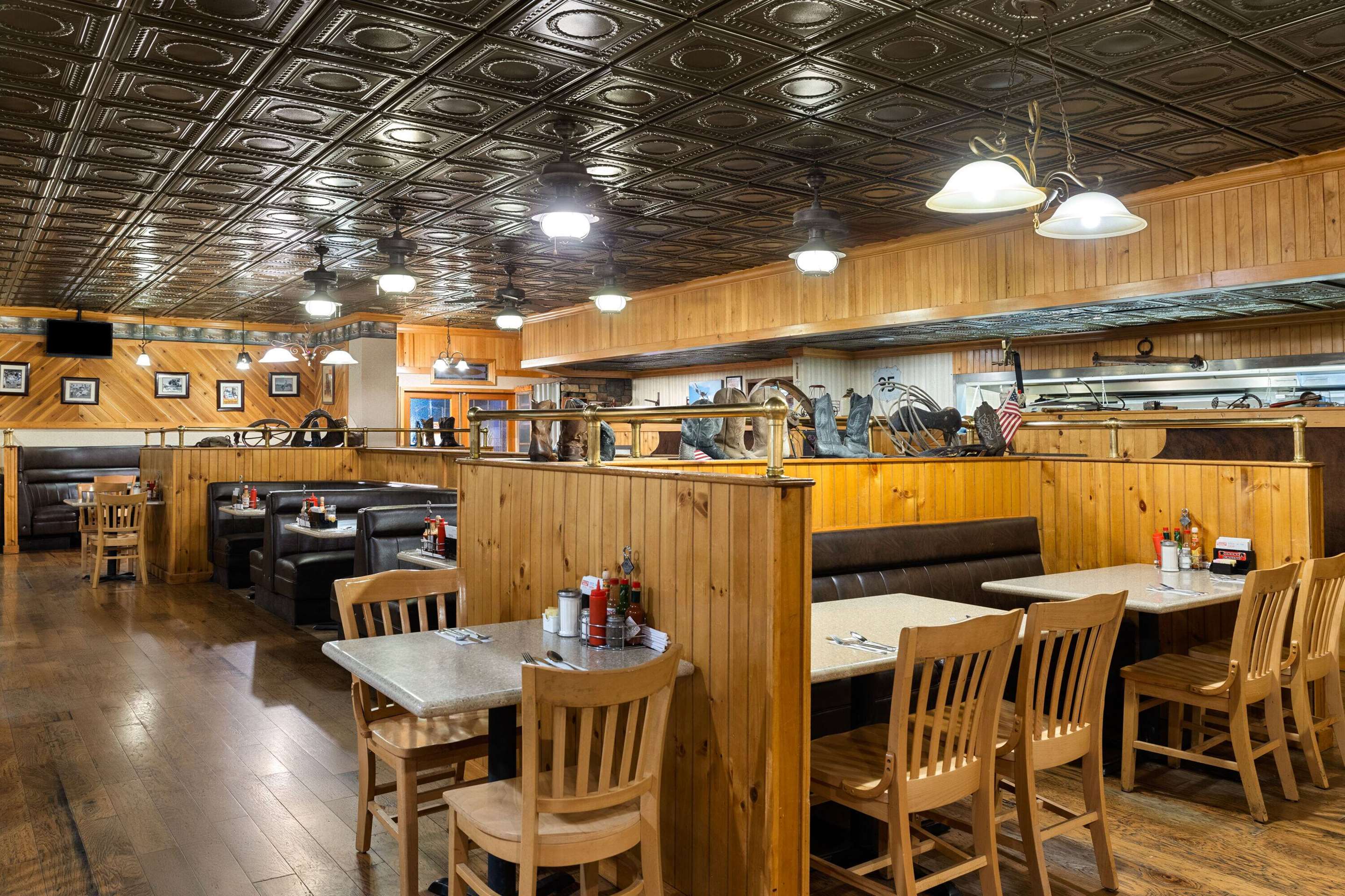 Restaurant | Super 8 by Wyndham Fallon