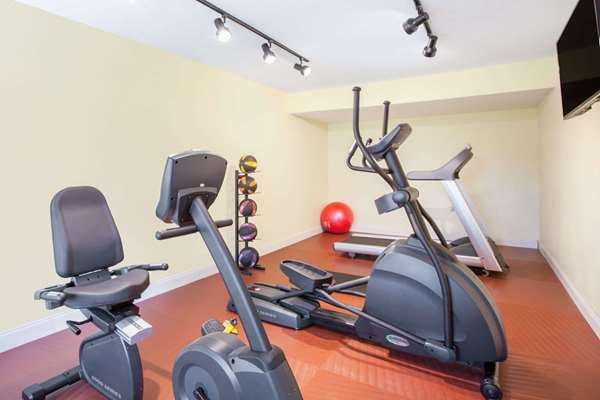 Fitness/ Exercise Room - Days Inn Brooksville - I-75, Exit 301