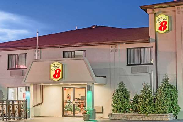 Exterior view - Super 8 Hotel Niagara Falls