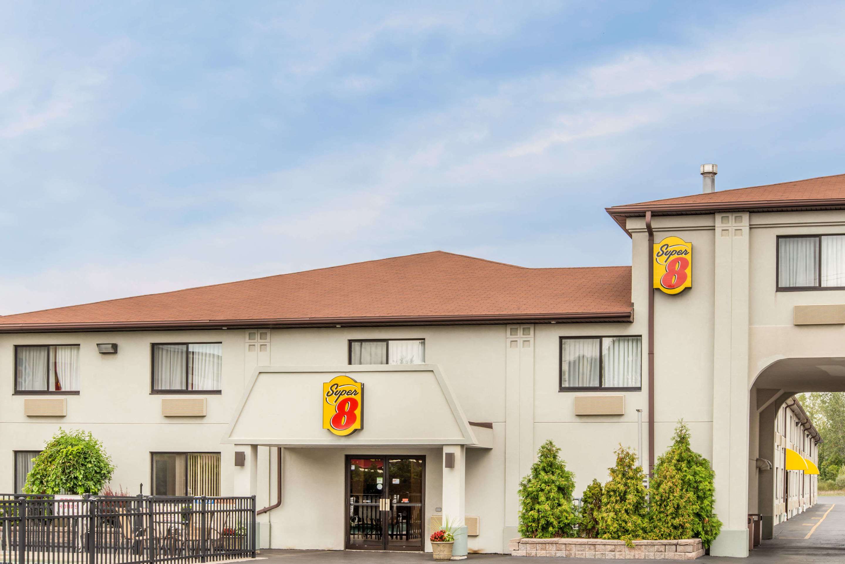 Exterior | Super 8 by Wyndham Niagara Falls