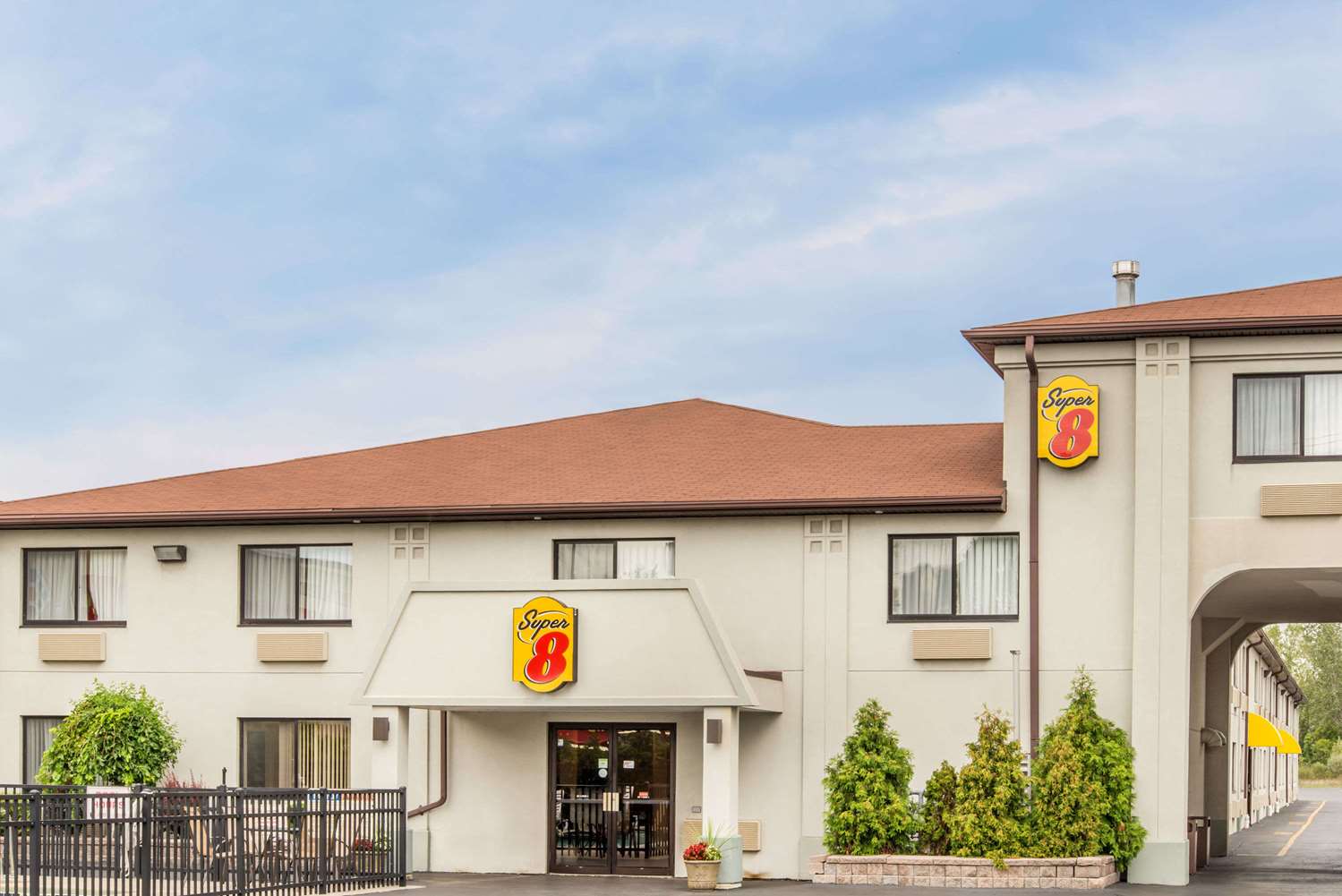 Super 8 Hotel Niagara Falls, NY See Discounts Super 8 Hotel Niagara Falls, NY See Discounts