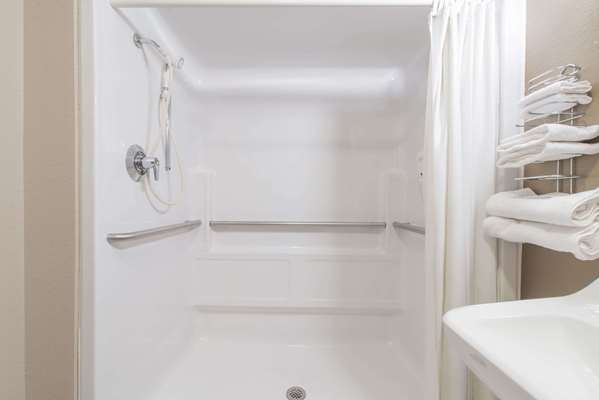  - Super 8 Hotel Niagara Falls