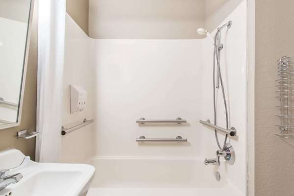  - Super 8 Hotel Niagara Falls