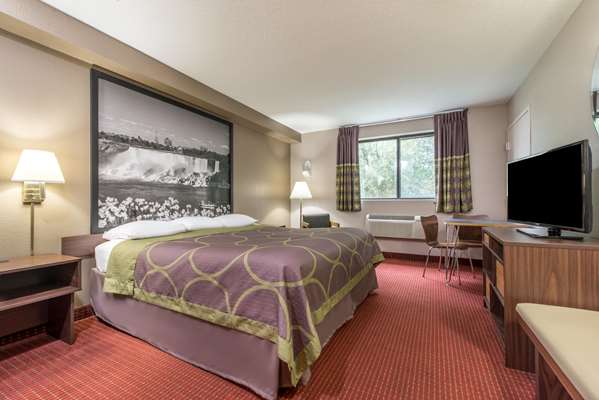  - Super 8 Hotel Niagara Falls