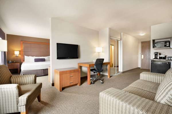 Suite - Days Inn Airport Calgary