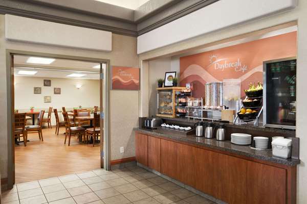Restaurant - Days Inn Airport Calgary