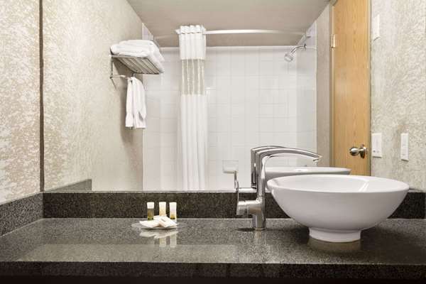  - Days Inn Airport Calgary