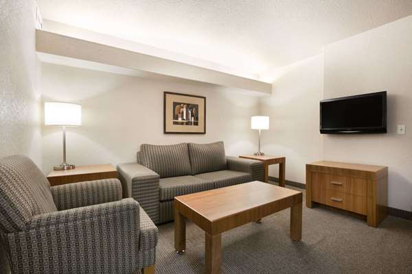Suite - Days Inn Airport Calgary