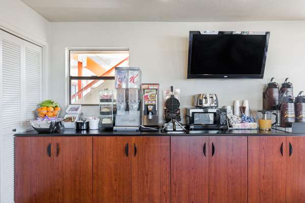  - Super 8 Motel Fort Bragg