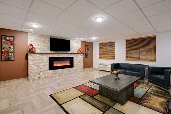  - Days Inn Mounds View