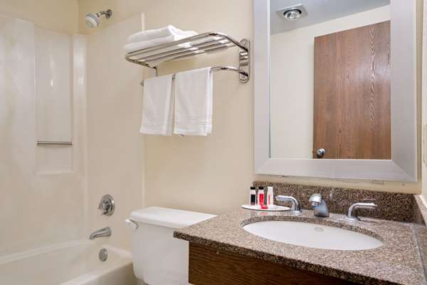  - Days Inn Mounds View