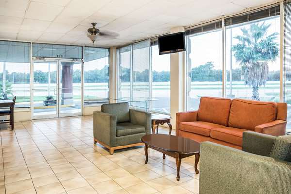  - Super 8 Motel Lake Jackson