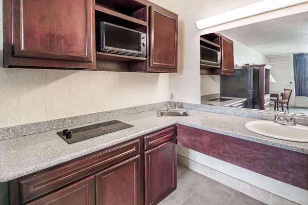  - Super 8 Motel Lake Jackson