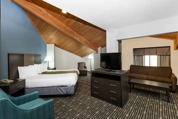  - Baymont Inn & Suites Pella