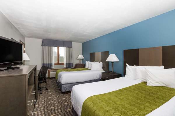 - Baymont Inn & Suites Pella