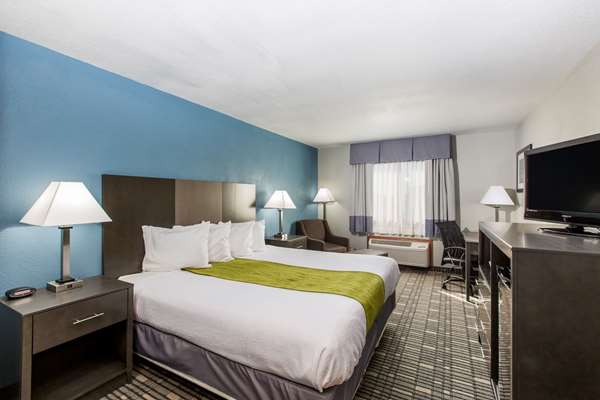 - Baymont Inn & Suites Pella