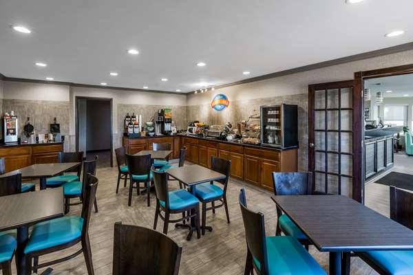 - Baymont Inn & Suites Pella