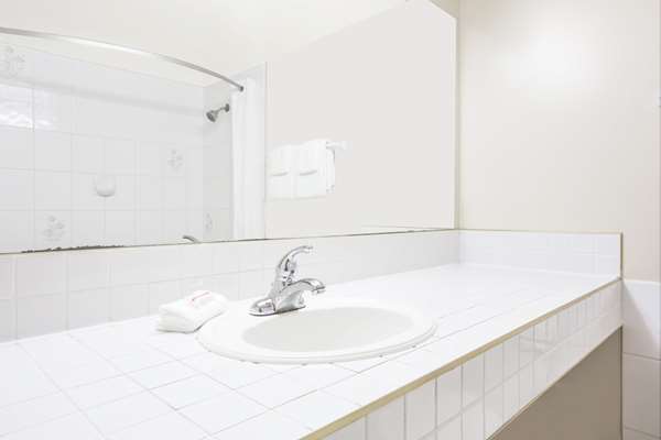  - Super 8 Motel Quesnel