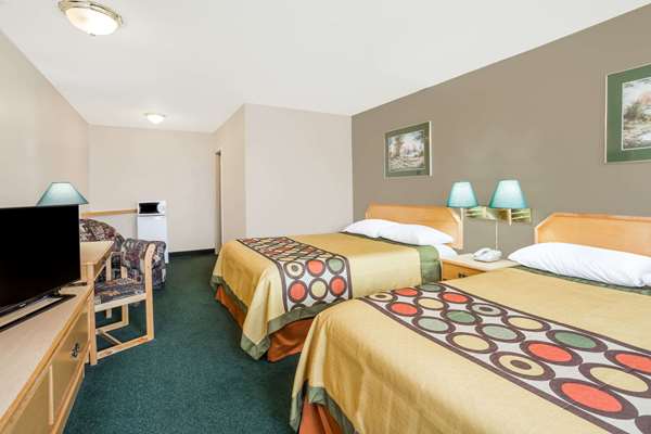  - Super 8 Motel Quesnel