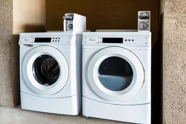 Amenities - Super 8 Motel Lindsay