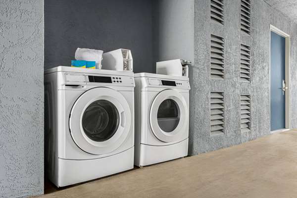 Amenities - Super 8 Motel Lindsay