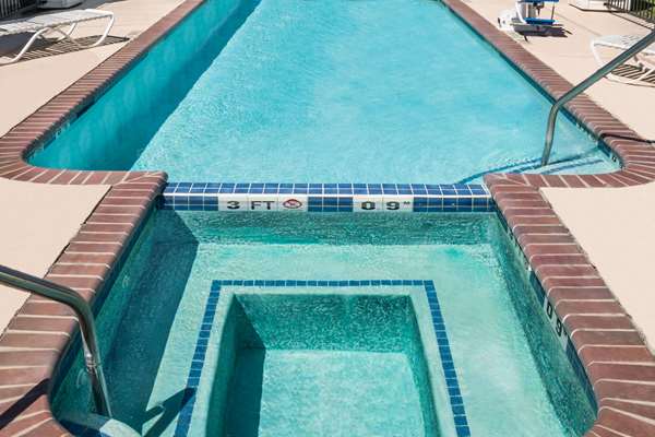 Pool - Super 8 Hotel Kountze