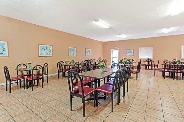  - Howard Johnson Inn Tropical Palms Kissimmee