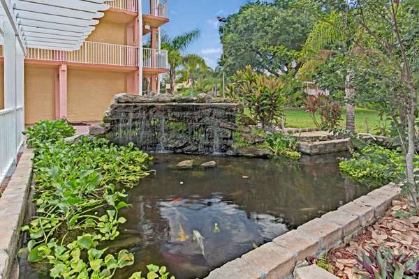  - Howard Johnson Inn Tropical Palms Kissimmee