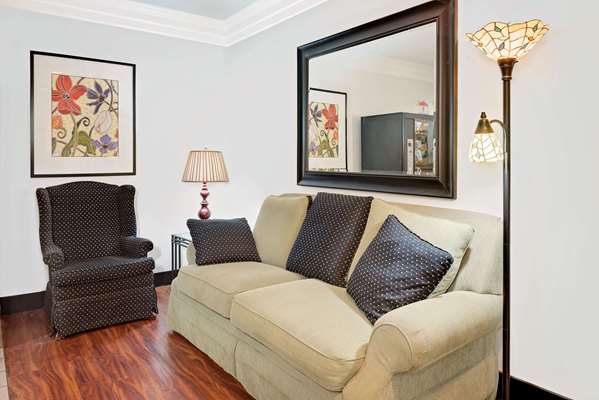  - Super 8 Hotel Metropolis - I-24, Exit 37