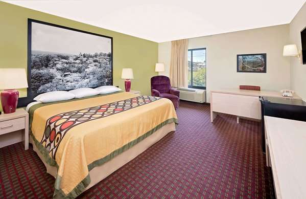  - Super 8 Hotel Metropolis - I-24, Exit 37