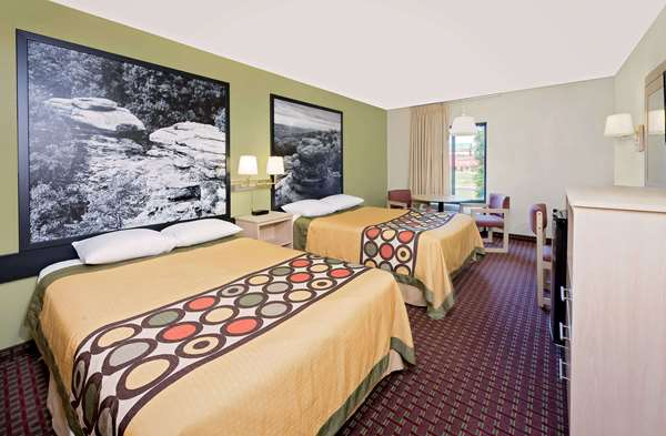  - Super 8 Hotel Metropolis - I-24, Exit 37