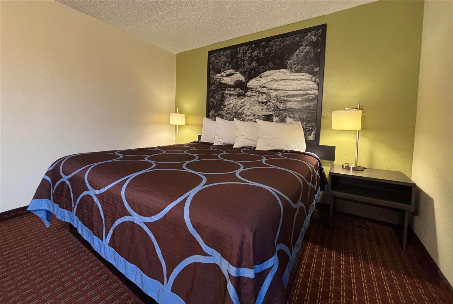 SUPER 8 BY WYNDHAM METROPOLIS-guestroom-Guest Room,Suite,On-Site.jpg
