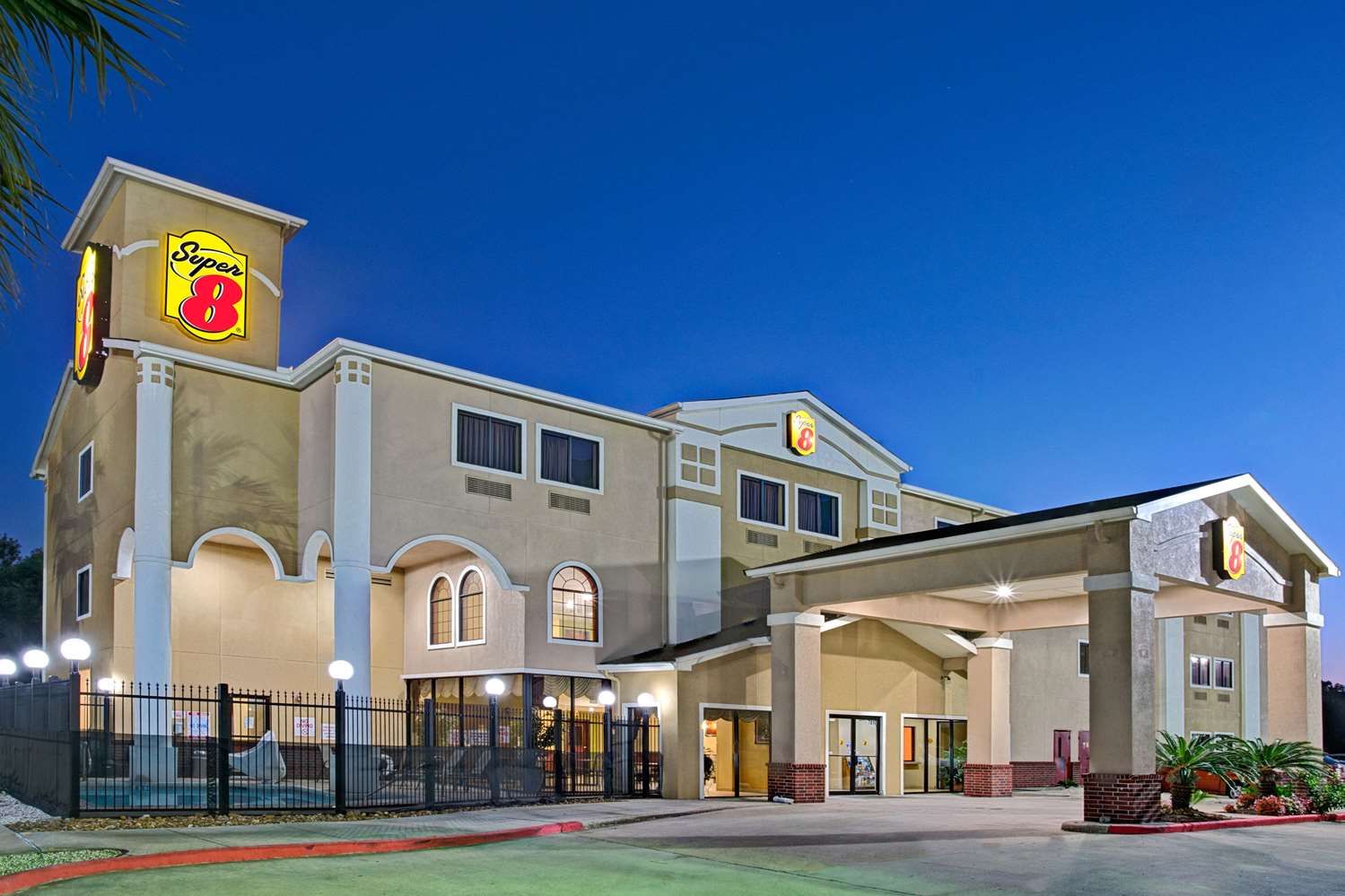 Super 8 Hotel Bush Airport Houston, TX See Discounts