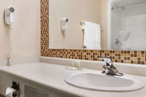  - Days Inn Leamington