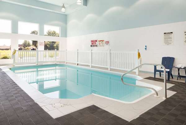 Pool - Days Inn Leamington