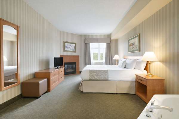 Suite - Days Inn Orillia