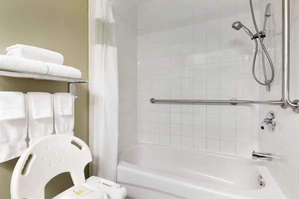  - Days Inn Orillia
