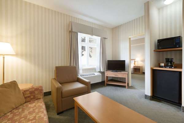 Suite - Days Inn Orillia