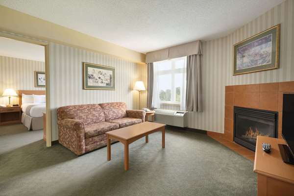 Suite - Days Inn Orillia