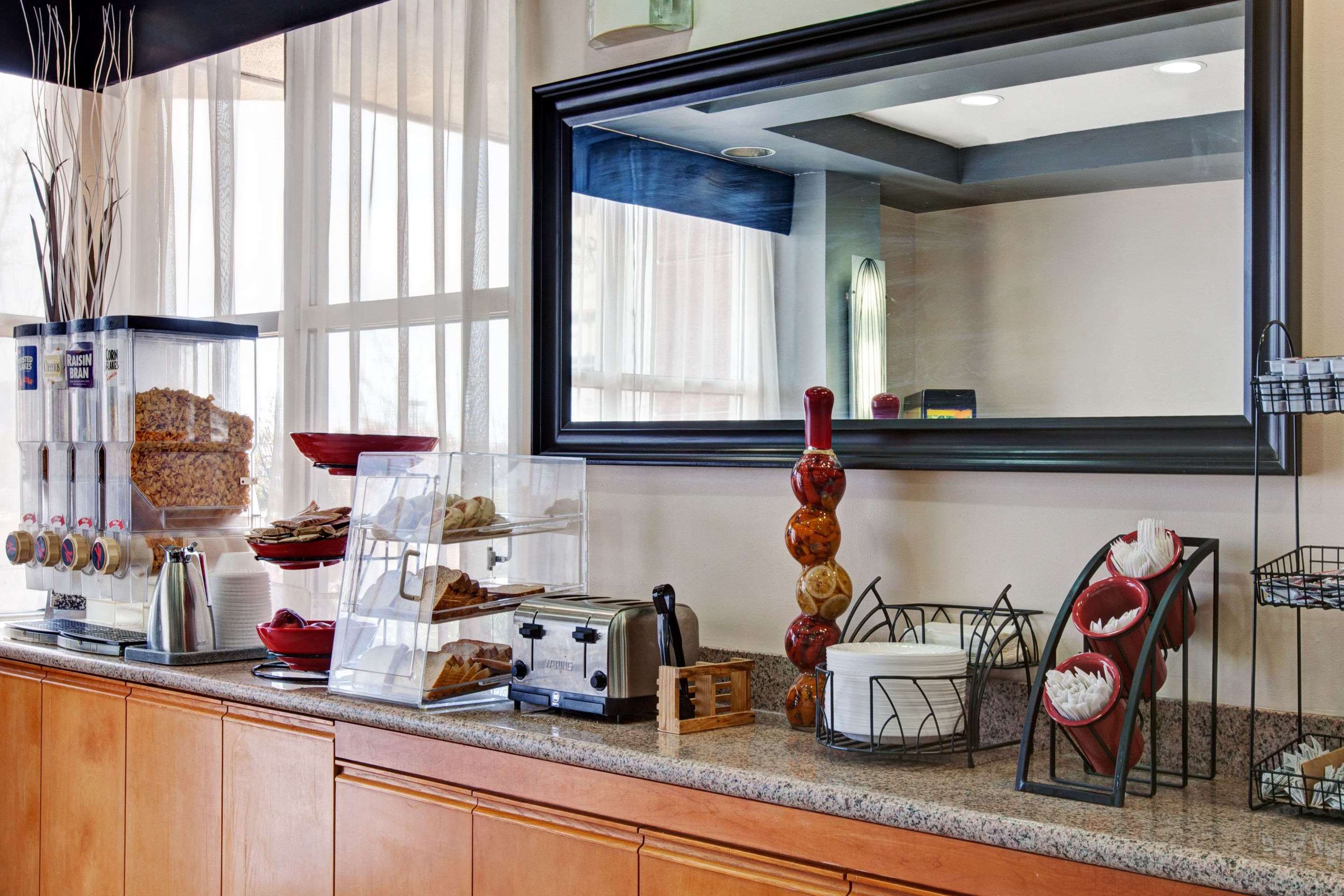 Breakfast Area | Ramada Limited San Francisco Airport North