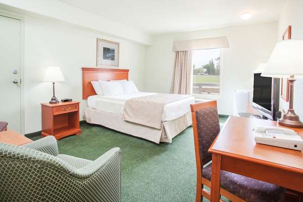  - Super 8 Hotel Swan River